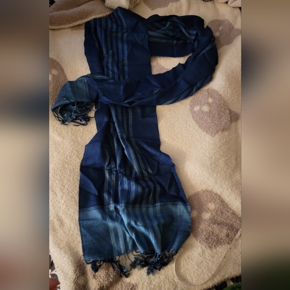 New Boutique Scarf